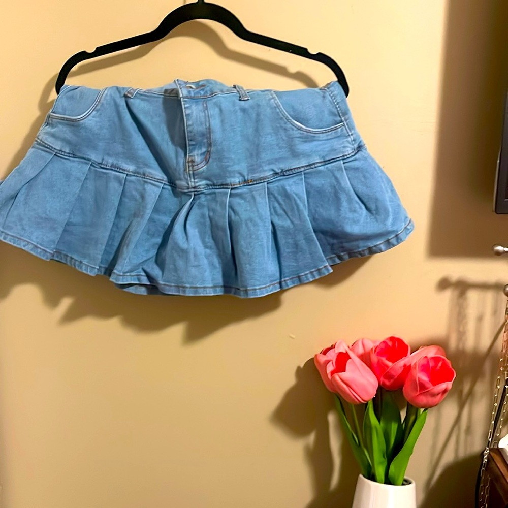 NEW WITH TAGS DENIM SKIRT
